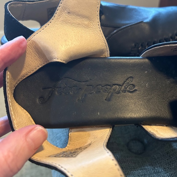 Free People Emmer whipstitched Clog Black Leather with suede strap, Size 39 - Picture 8 of 9